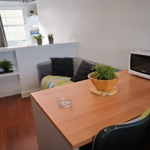 https://centrico-y-luminoso-estudio-en-santa-cruz.adeje-hotels.com